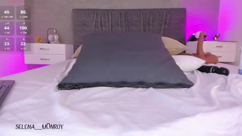 Selena online show from April 25, 3:42 am