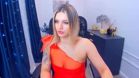 selenaemoore online show from January 14, 5:23 am