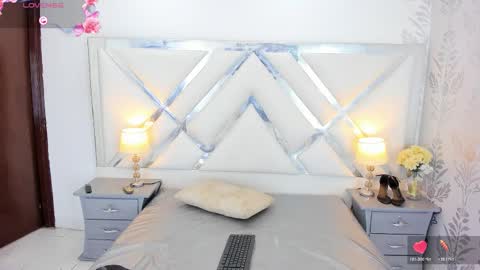 Selena reyess online show from January 6, 12:20 pm