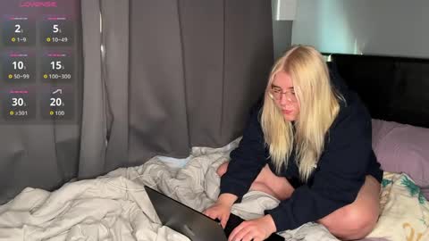 Selene online show from April 23, 10:55 am