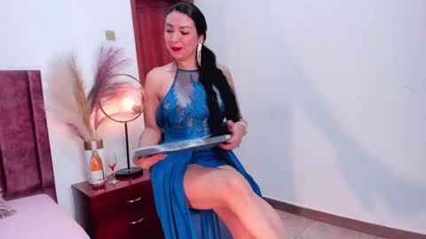 Snapshot of selenelujan chatting on February 26, 11:43 am Selene Lujan online show from February 26, 11:43 am