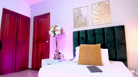 Selene Lujan online show from April 22, 11:51 am