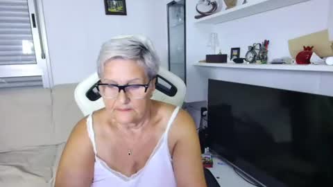 Selenna online show from July 1, 5:23 pm