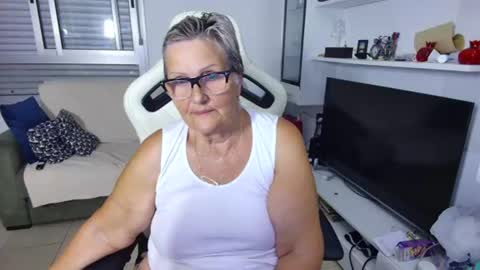 Selenna online show from June 25, 5:14 pm