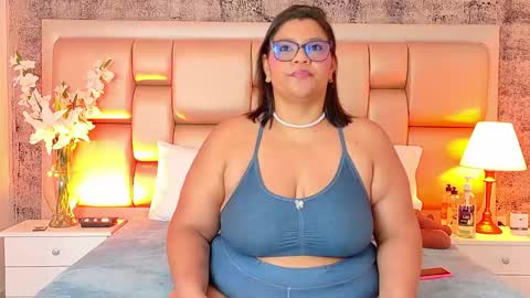 Selenna Cooper online show from June 9, 11:53 am