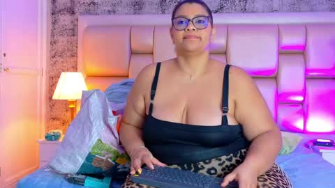 Selenna Cooper online show from April 19, 6:10 pm