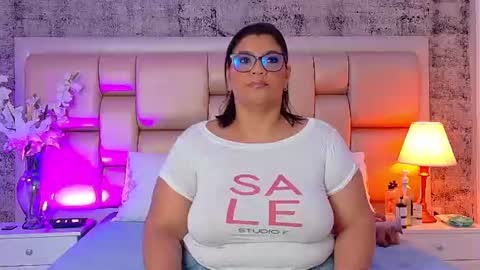 Selenna Cooper online show from June 10, 12:04 pm