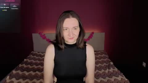 selestiasonata online show from June 8, 1:23 am