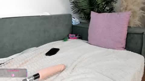 Snapshot of selina_coy chatting on September 12, 11:23 pm lina next stream nearest evening online show from September 12, 11:23 pm