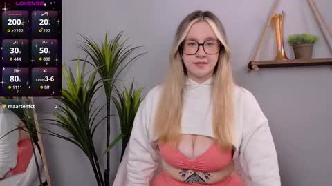 Selina Mae online show from October 25, 3:36 am