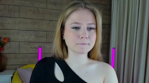 SelinSwarovski online show from February 24, 4:47 pm