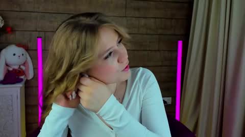 SelinSwarovski online show from March 8, 4:48 pm