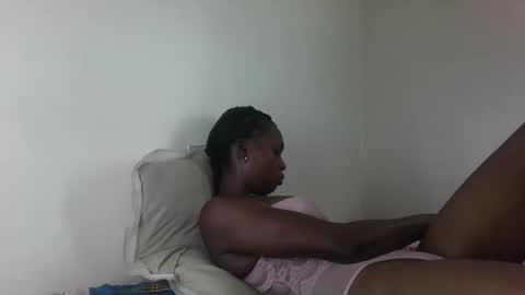 Snapshot of sellinprinces chatting on September 28, 6:57 pm sellinprinces online show from September 28, 6:57 pm