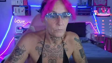 Selvaggia Del Caribe online show from June 27, 5:41 pm
