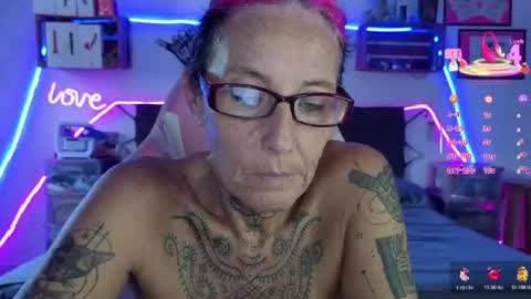 Selvaggia Del Caribe online show from June 19, 6:44 pm