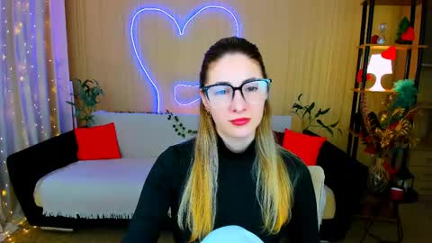 sensitiveheartt online show from April 28, 8:35 pm