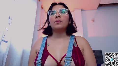 Snapshot of sensual_flame chatting on December 25, 10:48 pm Camille and sophie online show from December 25, 10:48 pm