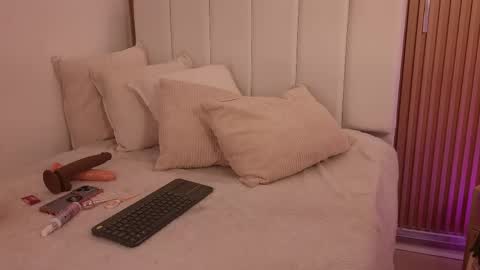 Sensual Kim77 online show from April 25, 1:03 pm