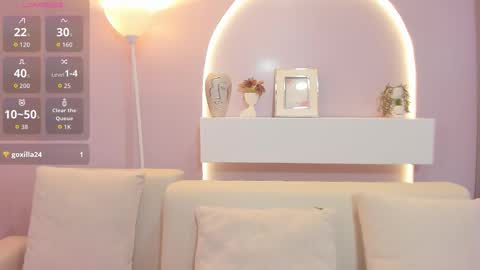 Sophie     online show from March 25, 11:24 am