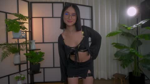 Snapshot of sensualcherry_ chatting on January 12, 11:36 pm Maria- OF sensual bee online show from January 12, 11:36 pm