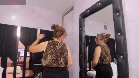 Snapshot of sensualmature_ chatting on October 9, 7:18 pm LIZA online show from October 9, 7:18 pm