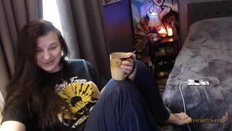 Tara online show from April 25, 1:41 pm