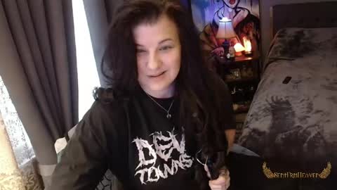 Tara online show from April 22, 1:08 pm