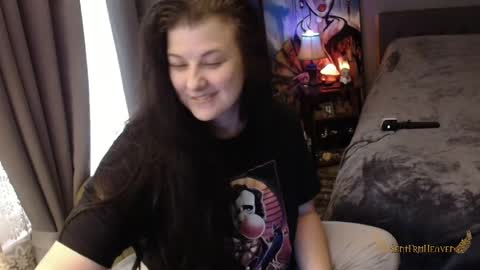 Tara online show from April 24, 1:36 pm