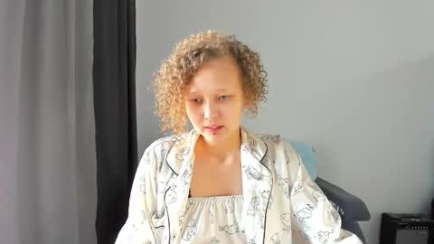 senya_sol online show from February 25, 8:35 am