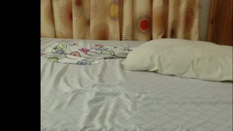 Anne online show from April 25, 5:54 am