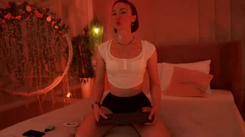 serena_waldarf online show from September 9, 4:07 pm