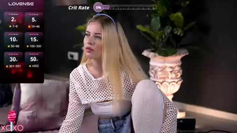 Snapshot of serenanoir chatting on October 4, 7:47 am Serena online show from October 4, 7:47 am
