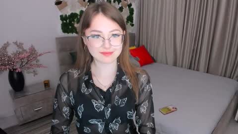 Snapshot of sereneflame chatting on February 4, 4:08 pm Ophelia online show from February 4, 4:08 pm