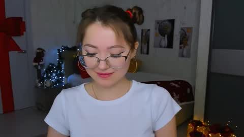 Snapshot of sereneflame chatting on January 17, 10:11 am Ophelia online show from January 17, 10:11 am