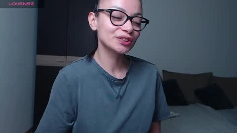 SereneSophi online show from April 9, 3:31 am