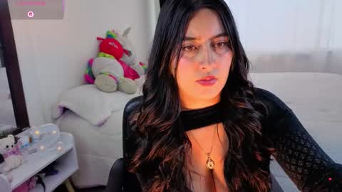 Serenna Cruz online show from December 15, 7:52 pm