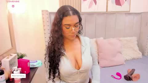 Danna  online show from May 23, 3:27 am