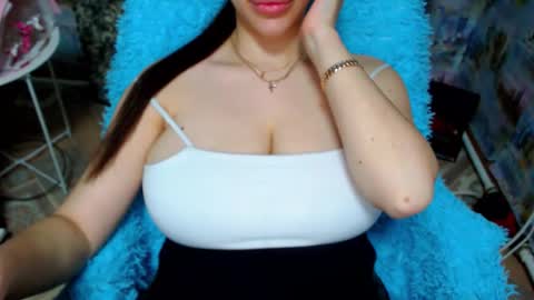 seu_cute online show from December 14, 11:49 am