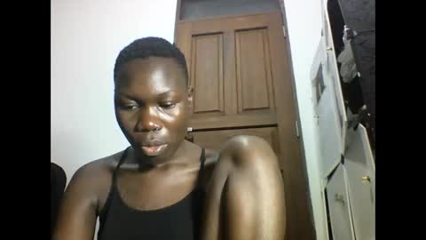 Snapshot of sexqueen02 chatting on October 26, 5:52 pm sexqueen02 online show from October 26, 5:52 pm