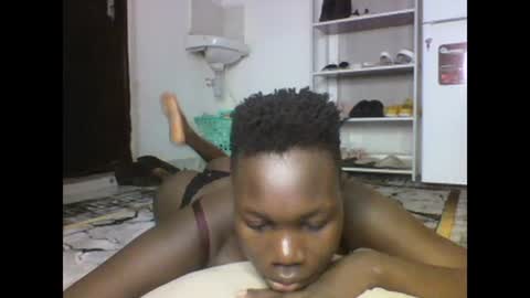 Snapshot of sexqueen02 chatting on February 27, 9:04 pm sexqueen02 online show from February 27, 9:04 pm