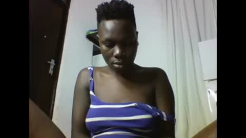 Snapshot of sexqueen02 chatting on February 4, 10:54 am sexqueen02 online show from February 4, 10:54 am