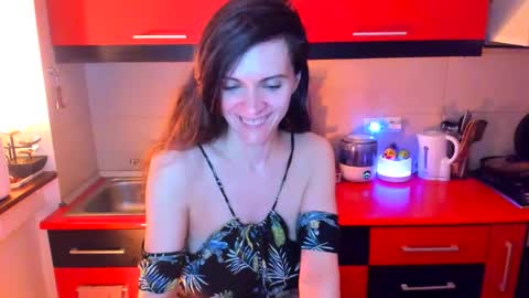 Snapshot of sexqueen1111 chatting on September 23, 5:05 am sexqueen1111 online show from September 23, 5:05 am
