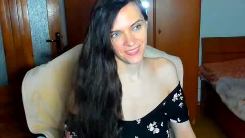 Snapshot of sexqueen1111 chatting on October 13, 9:23 am sexqueen1111 online show from October 13, 9:23 am