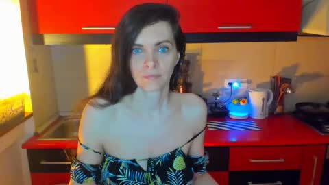 Snapshot of sexqueen1111 chatting on September 18, 3:38 am sexqueen1111 online show from September 18, 3:38 am