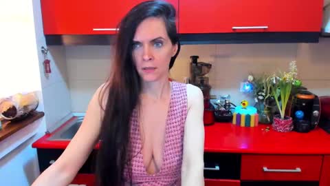 Snapshot of sexqueen1111 chatting on February 9, 10:00 pm sexqueen1111 online show from February 9, 10:00 pm
