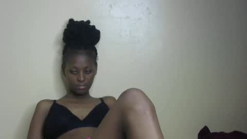 Snapshot of sexxy_bum23 chatting on February 6, 10:58 am sexxy bum online show from February 6, 10:58 am