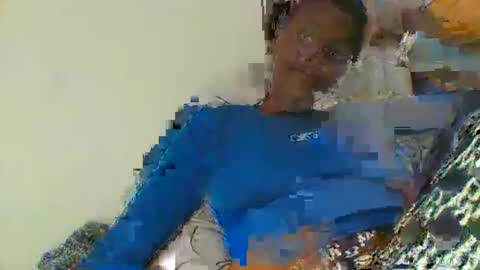 Snapshot of sexxy_bum23 chatting on October 26, 2:45 pm sexxy bum online show from October 26, 2:45 pm