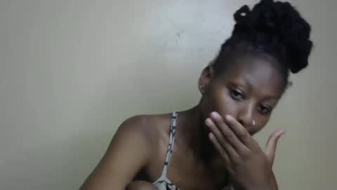 Snapshot of sexxy_bum23 chatting on February 7, 6:24 am sexxy bum online show from February 7, 6:24 am