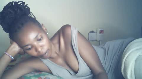 sexxy_curvy23 online show from April 19, 2:11 am