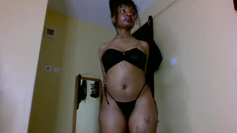 Snapshot of sexxy_daisyy chatting on October 20, 3:09 am sexxy_daisyy online show from October 20, 3:09 am